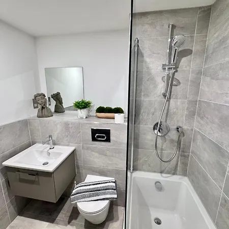 Danelaw 53 Citygate With Free Parking *