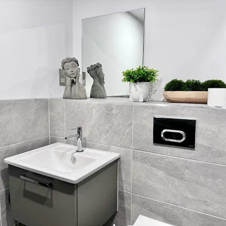 Danelaw 53 Citygate With Free Parking 아파트