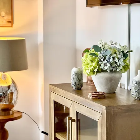 Danelaw 53 Citygate With Free Parking *